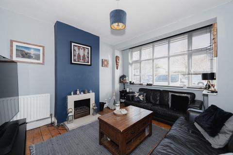 244 Stoneleigh Avenue, Worcester Park, KT4 8YB