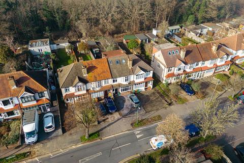 244 Stoneleigh Avenue, Worcester Park, KT4 8YB