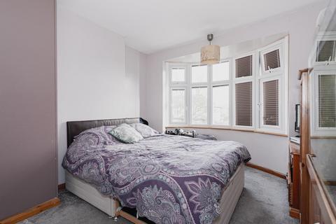 244 Stoneleigh Avenue, Worcester Park, KT4 8YB