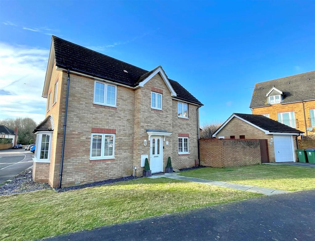 Kipling Close, Whiteley 3 bed detached house £485,000