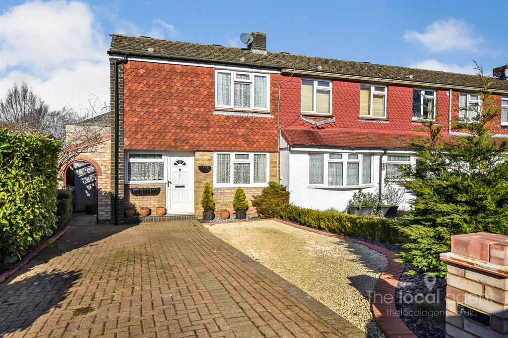 Chetwode Road, Tadworth 3 bed end of terrace house £450,000