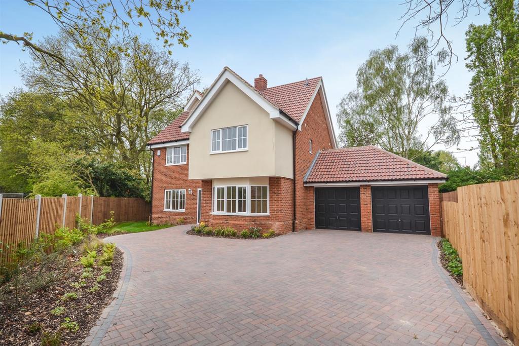 Runsell Close, Danbury 5 bed detached house £950,000