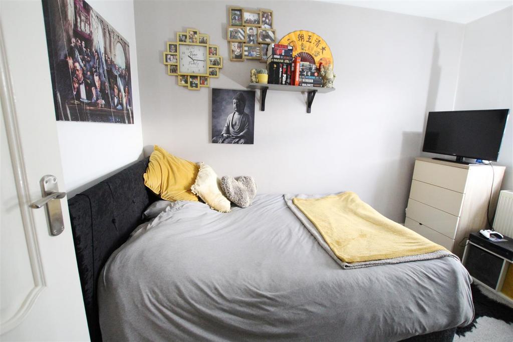 Bed3.JPG