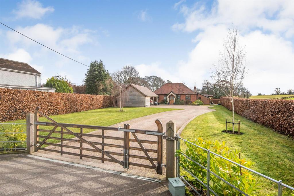 Hengoed, Oswestry 4 bed detached bungalow £595,000