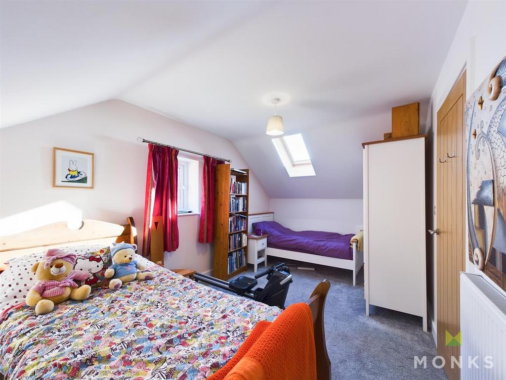 CAM01348 G0-PR0031-STILL026.jpg