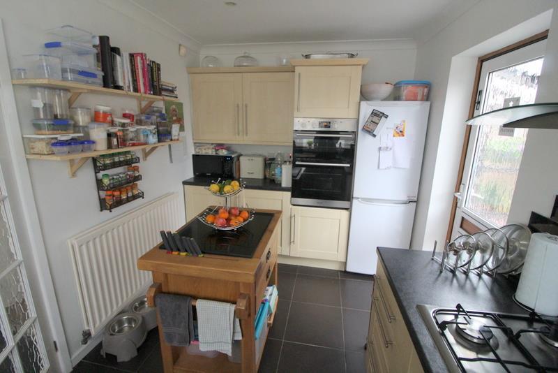 Silver Street, Wythall, Birmingham 2 bed house £1,100 pcm (£254 pw)