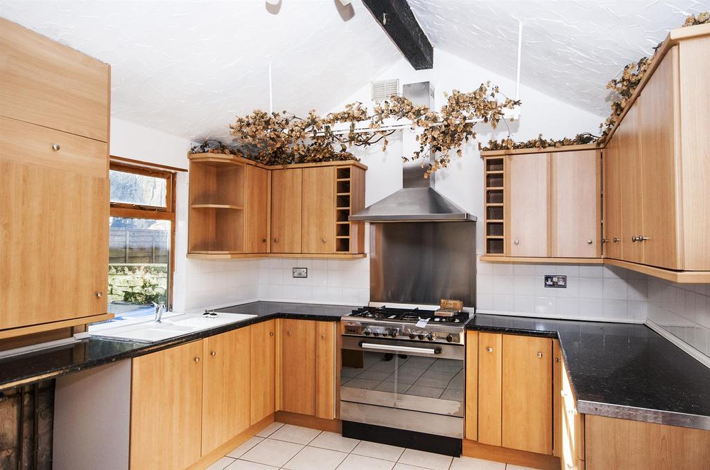 Farm Cottages, Ramsbottom, Bury 2 bed end of terrace house £240,000