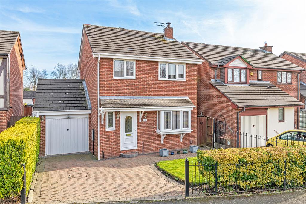 Freshwater Close, Great Sankey... 3 bed detached house £290,000