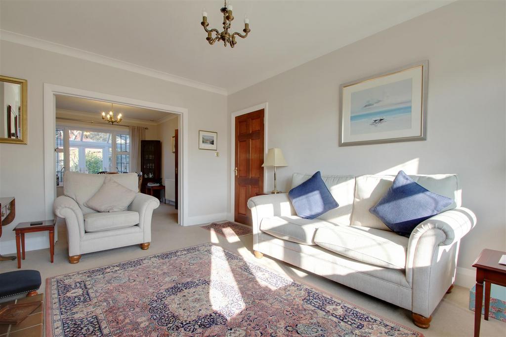 Ashurst Drive, GoringBySea, Worthing 4 bed semidetached house £650,000