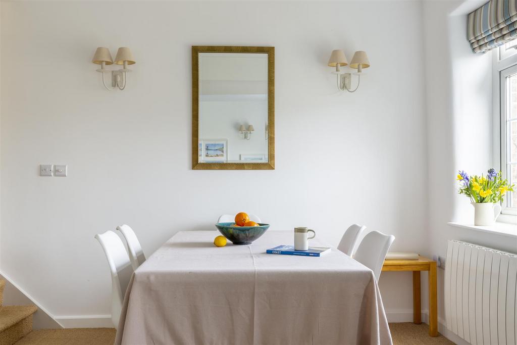 Dining Area.jpg
