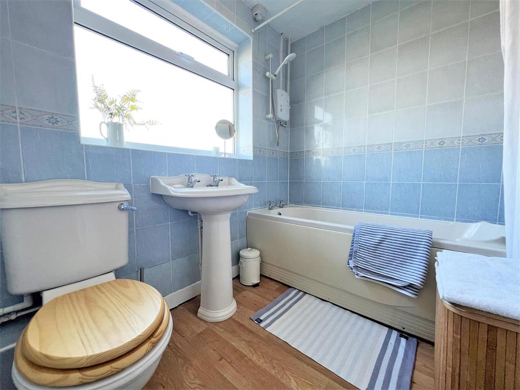 Bathroom.jpg