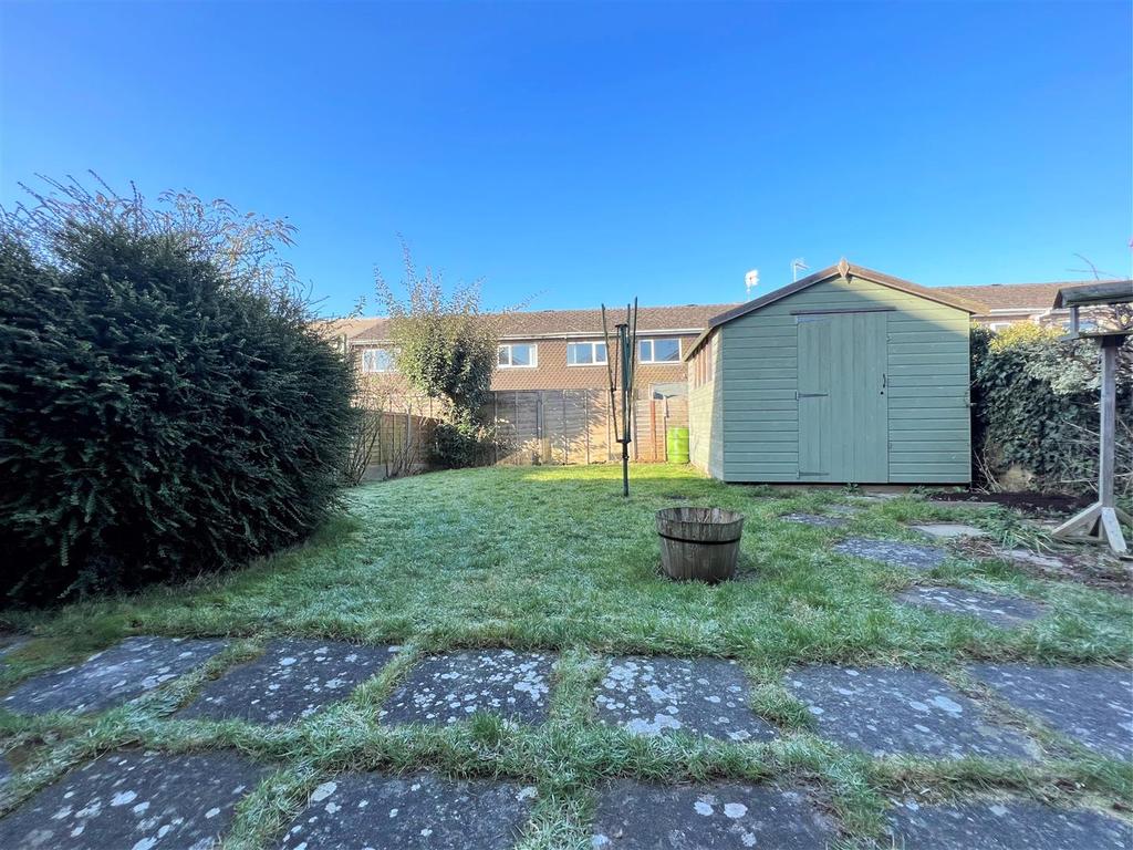 Rear garden.....jpg