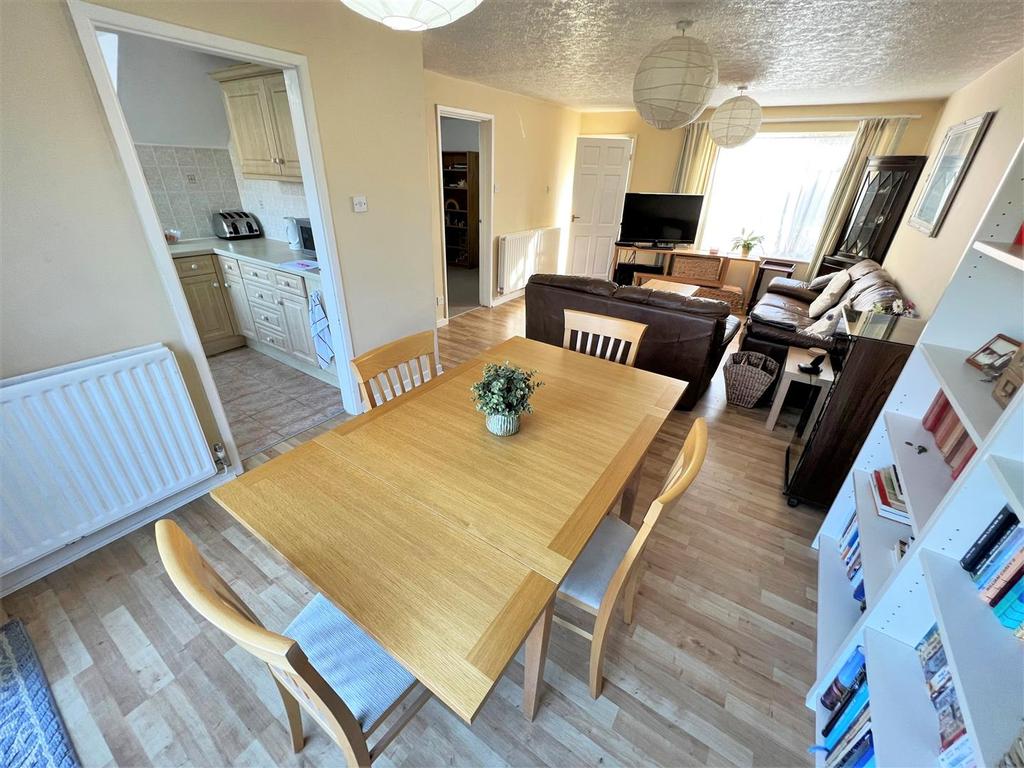 Living dining room.jpg