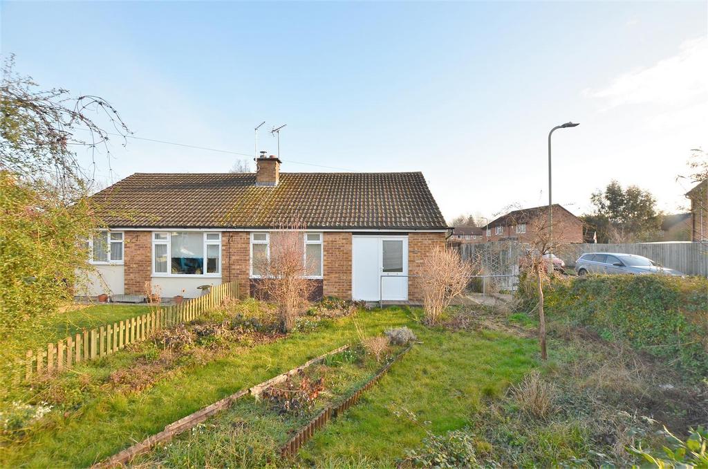 Longfields, Bicester 2 bed semidetached bungalow for sale £275,000