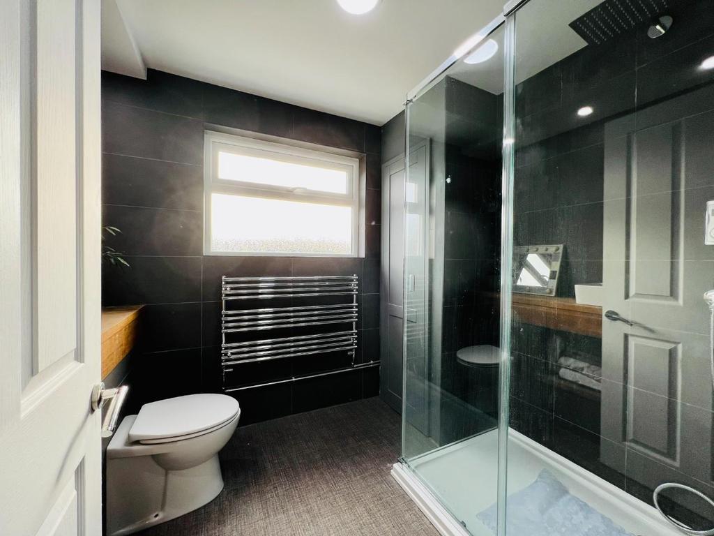 Bathroom (2).jpeg