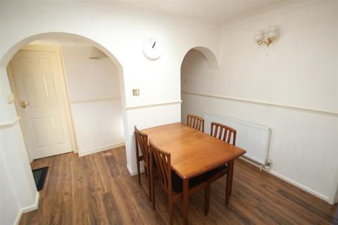 8 Bonaker Close, Porton, Salisbury, SP4 0LG
