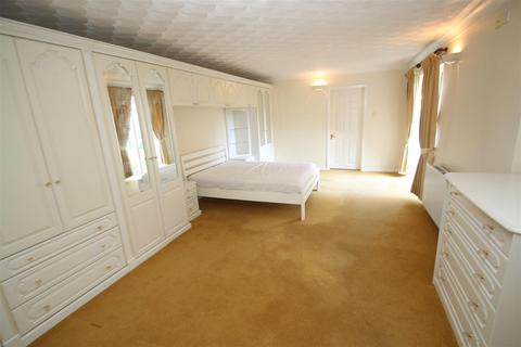 8 Bonaker Close, Porton, Salisbury, SP4 0LG