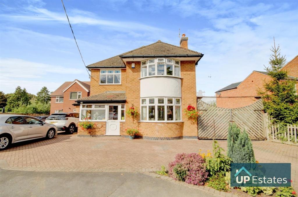 The Crescent, Brinklow, Rugby 3 bed detached house £575,000