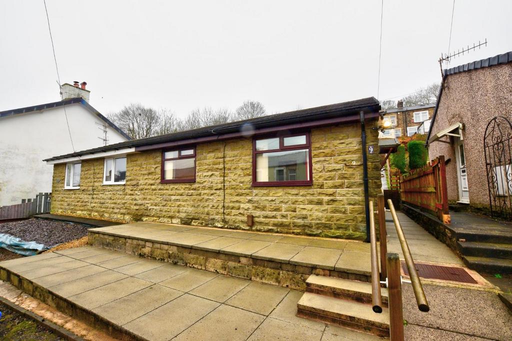 Clevelands Road, Burnley 2 bed semidetached bungalow £100,000