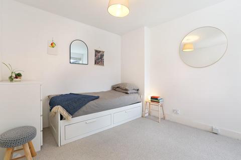 35b Carholme Road, London, SE23 2HT