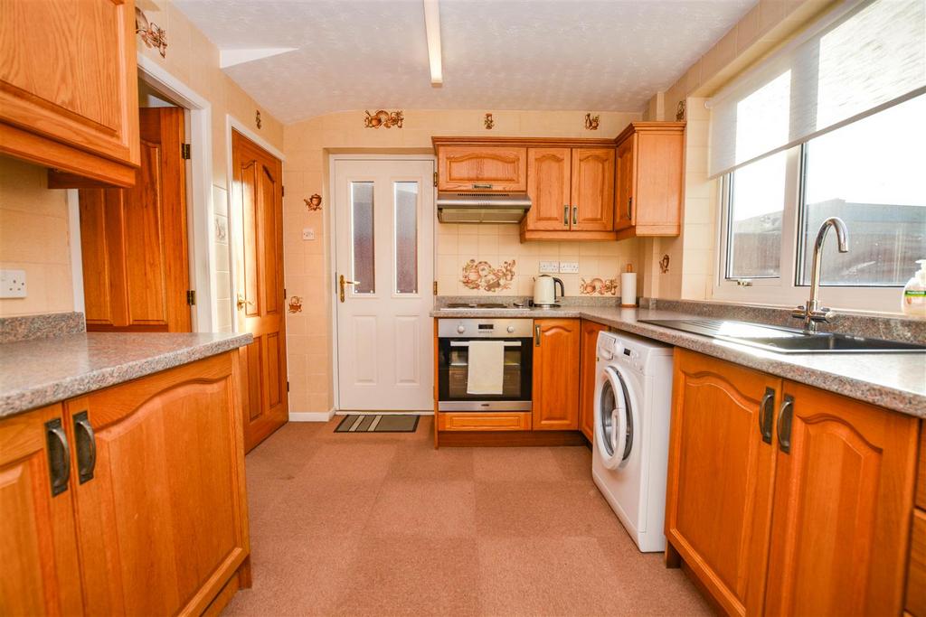 Brookfield Road, Grimsby 3 bed semidetached house £165,000