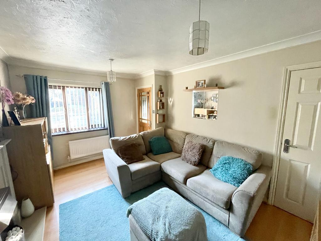 FFordd Scott, Birchgrove, Swansea 2 bed semidetached house for sale