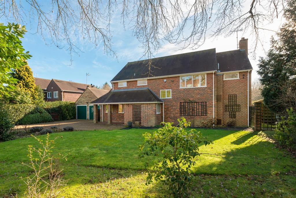 Hambrook Lane, Chilham, Canterbury 4 bed detached house to rent £