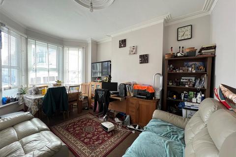2 bedroom flat for sale, Southbourne Grove, Westcliff-On-Sea