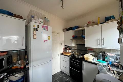 2 bedroom flat for sale, Southbourne Grove, Westcliff-On-Sea