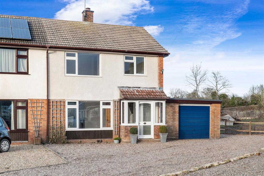 Moat Farm Lane, Bishampton, Pershore 3 bed semidetached house £325,000