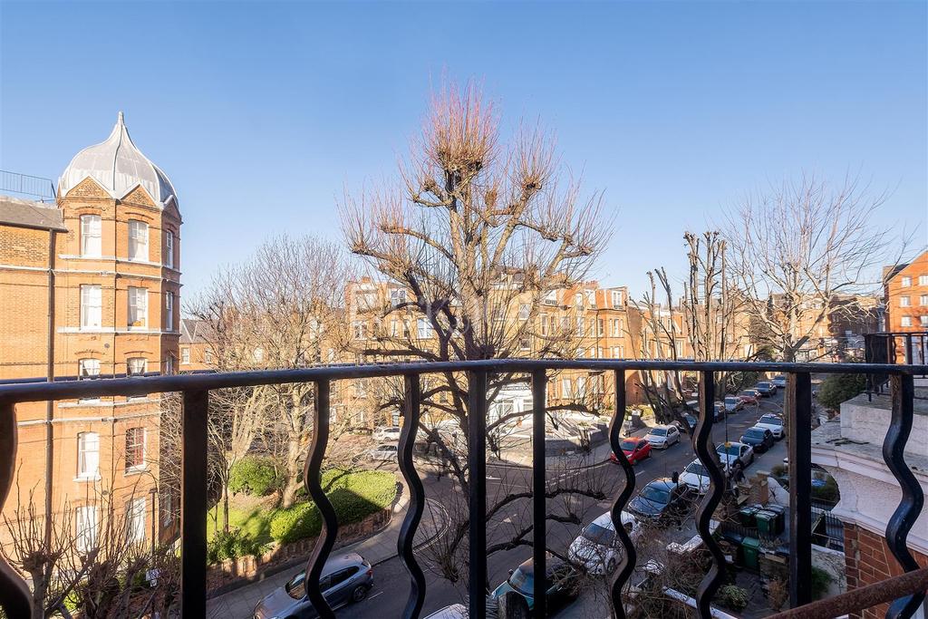Canfield Gardens, South Hampstead NW6 2 bed flat £2,300 pcm (£531 pw)