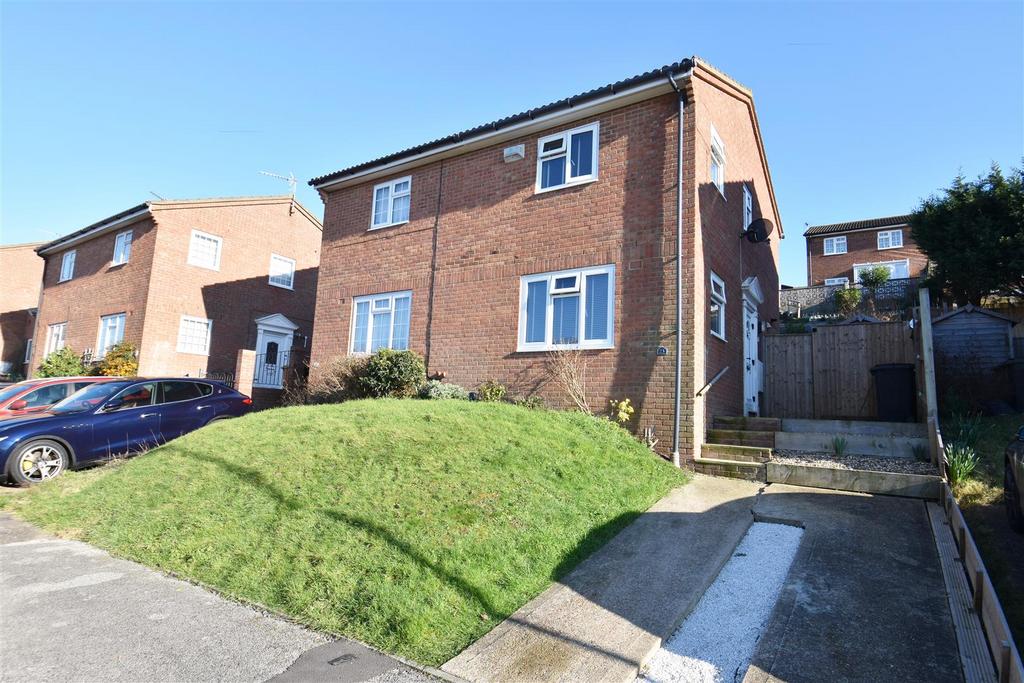 Muirfield Rise, St. LeonardsOnSea 2 bed semidetached house for sale £270,000