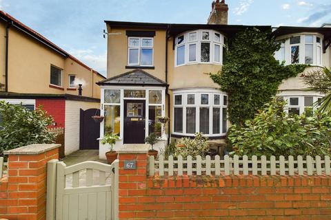 67 Hillcrest, Whitley Bay, NE25 9AF
