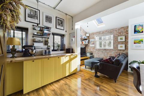 67 Hillcrest, Whitley Bay, NE25 9AF