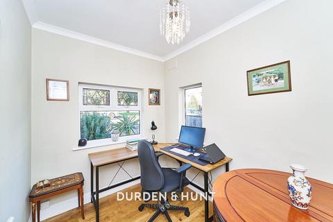 39 Roding View, Buckhurst Hill, IG9 6AF