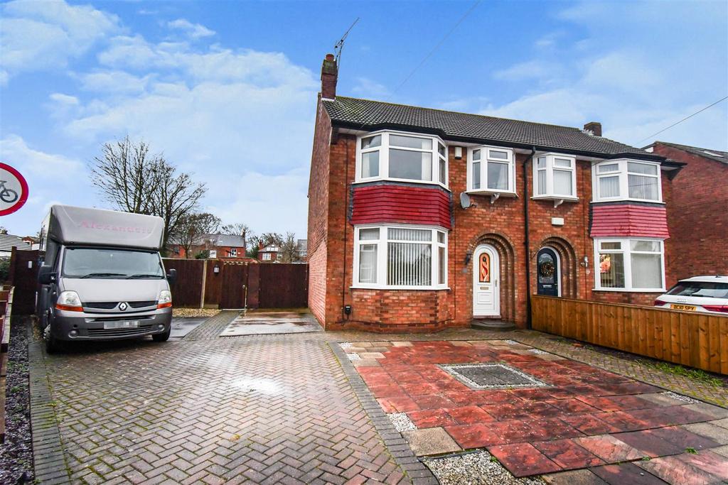 The Spinney, Cottingham 3 bed semidetached house £234,000