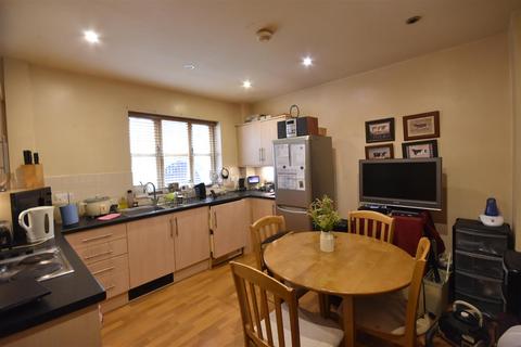 2 bedroom flat for sale, Church Walk, Newark