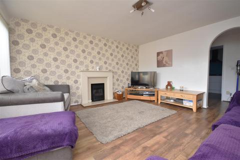 12 Sutton Avenue, Neston, CH64 0TQ