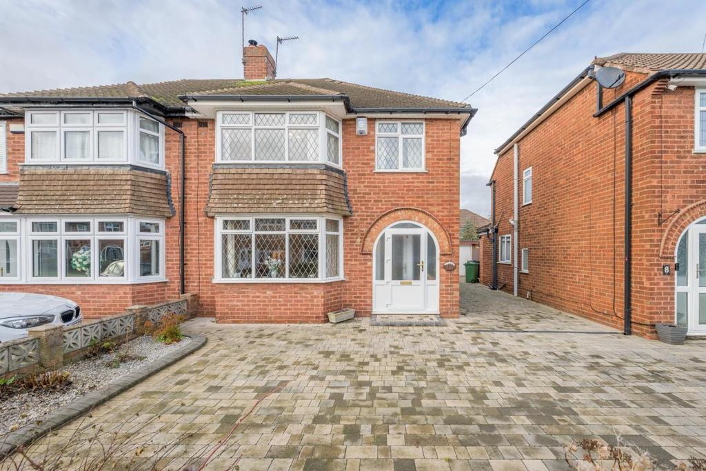 Acacia Drive, Bramford Estate 3 bed semidetached house for sale £195,000