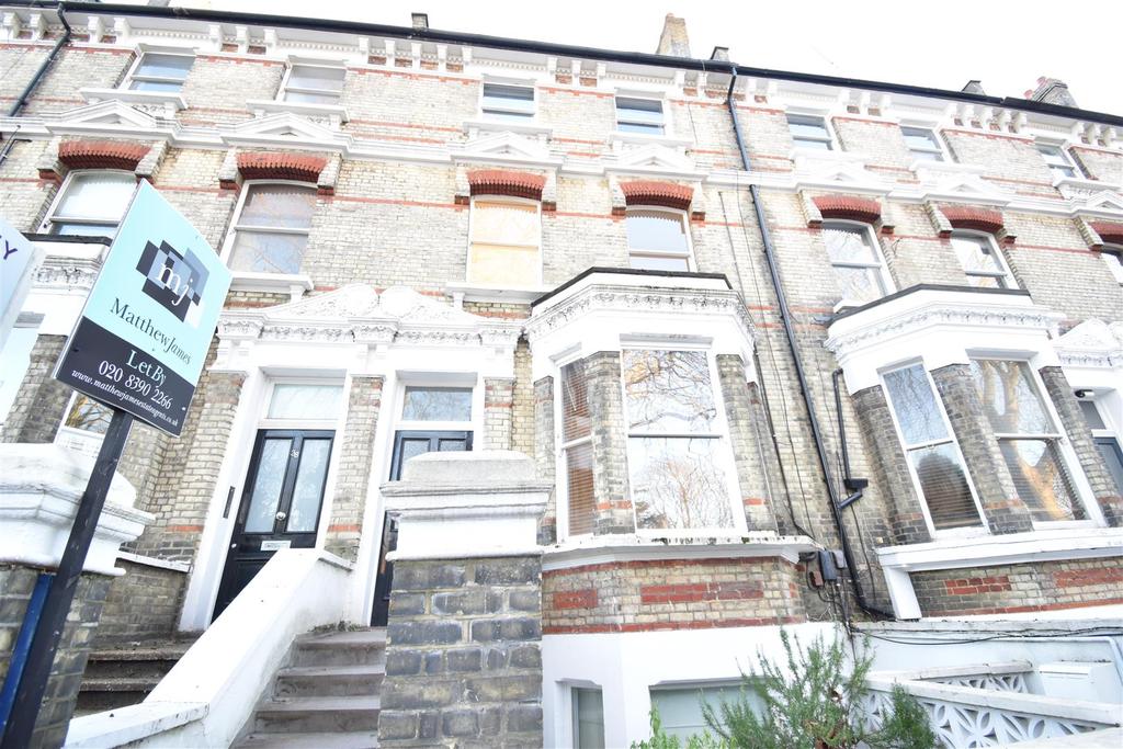 St. Andrews Square, Surbiton 1 bed apartment £1,350 pcm (£312 pw)