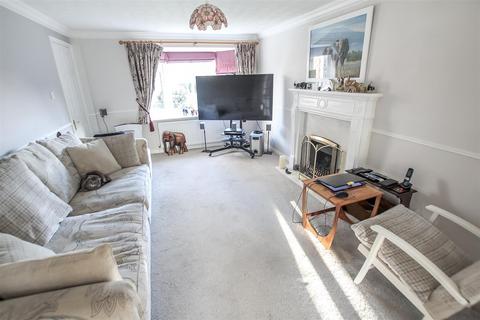 14 Acle Meadows, Newton Aycliffe, DL5 4XD
