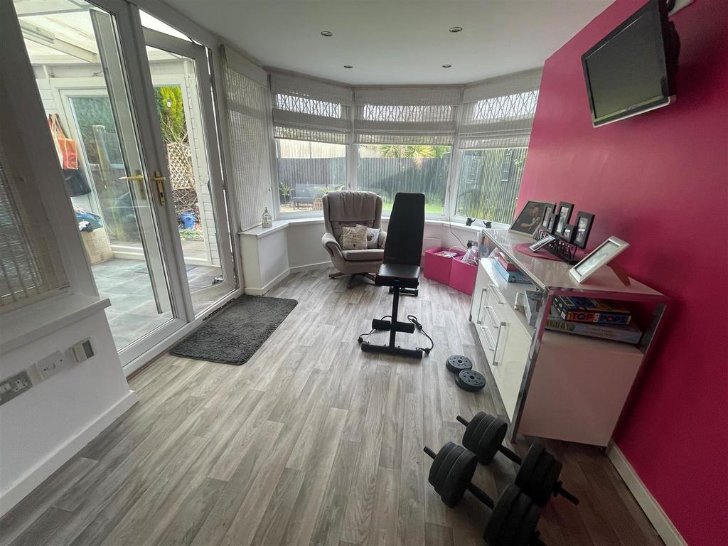 Conservatory Room