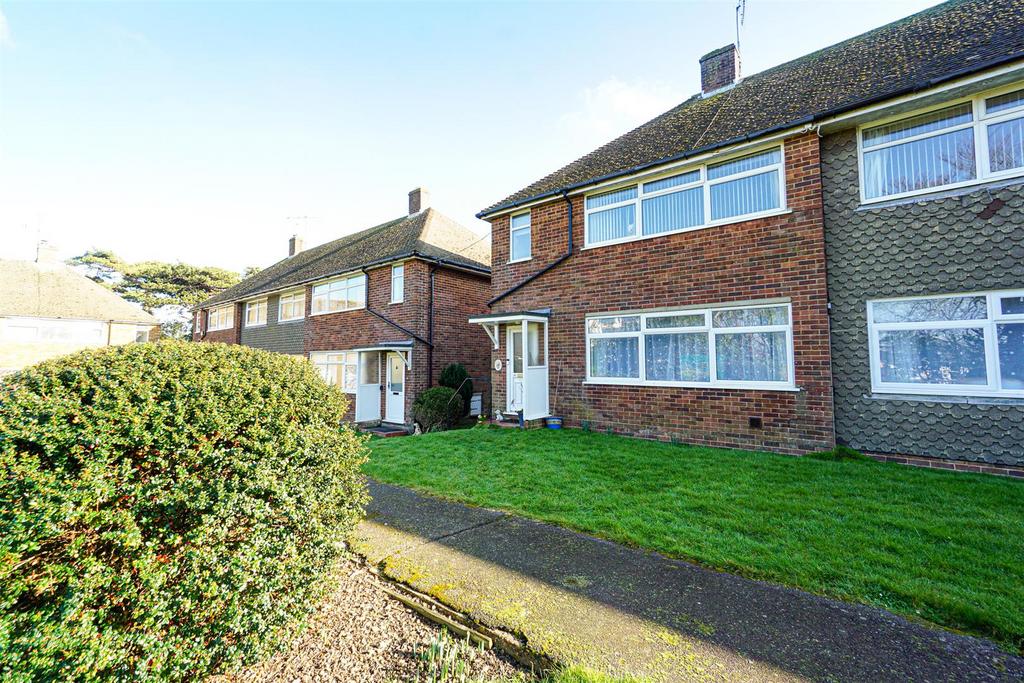 Hollington Court, St. LeonardsOnSea 2 bed flat for sale £230,000