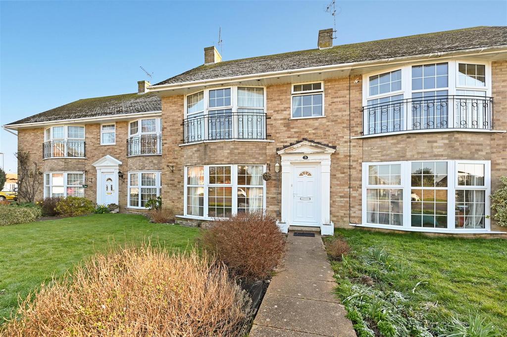 Glynde Crescent, Felpham 3 bed terraced house £340,000