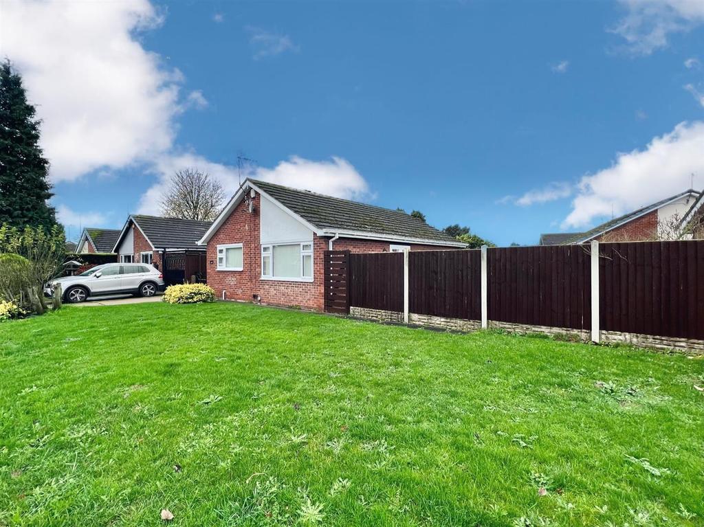 Wong Lane, Tickhill, Doncaster 2 bed detached bungalow £875 pcm (£202 pw)