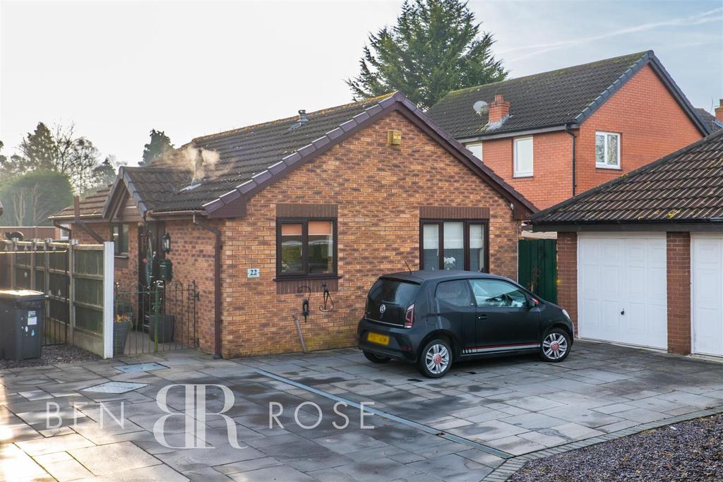 Fossdale Moss, Leyland 2 bed detached bungalow for sale £230,000