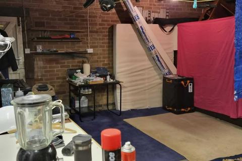 Garage to rent, Clipston Way, Northampton NN5