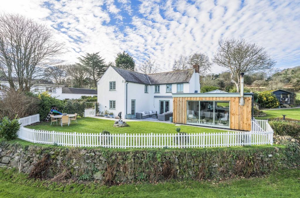 Fernsplatt, Chacewater, Truro, Cornwall 4 bed detached house for sale