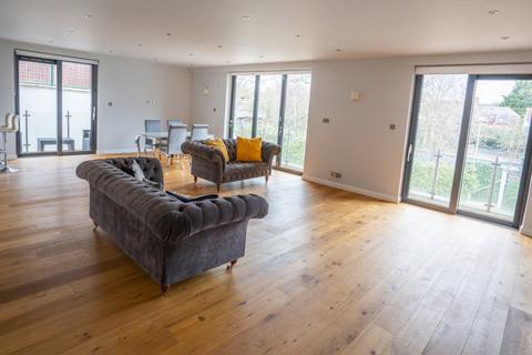 2 bedroom flat to rent, Eden Lodges, Chigwell