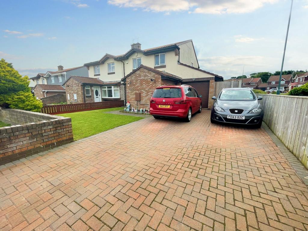 Lake Avenue, Marsden, South Shields... 3 bed semidetached house £200,000